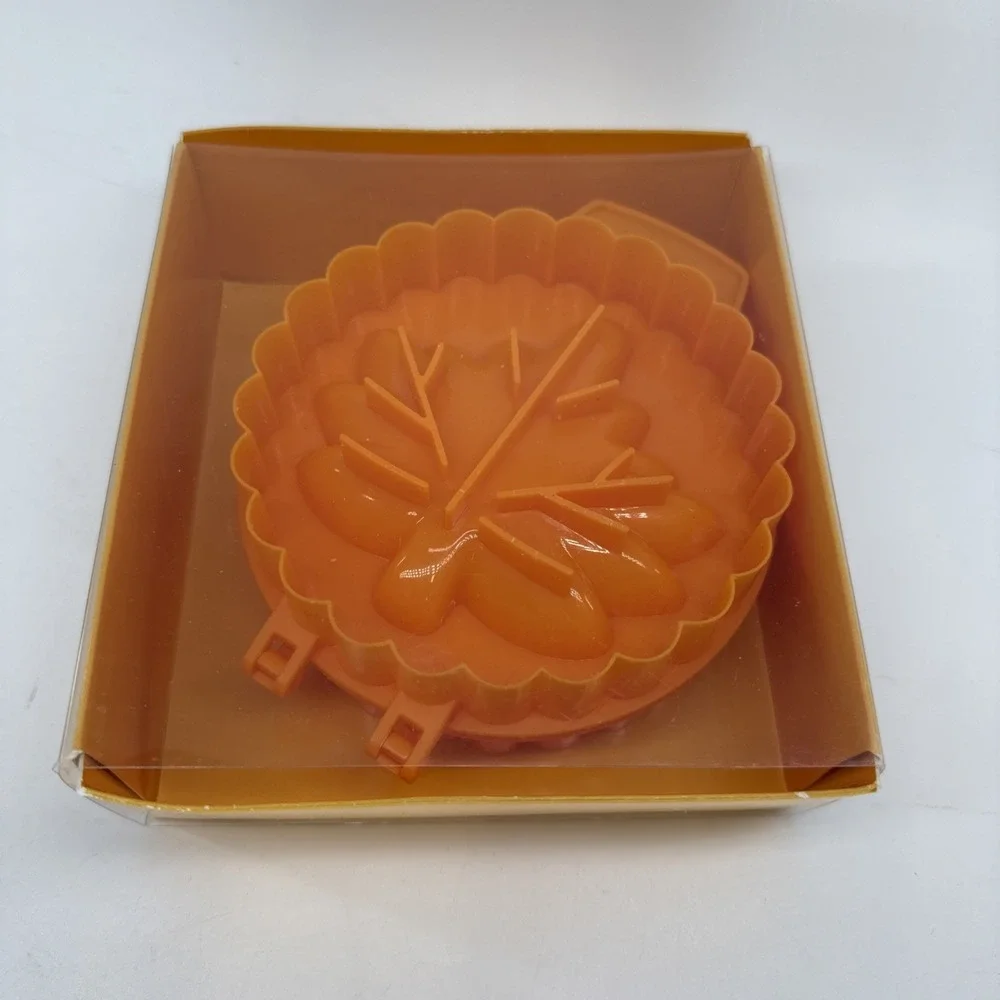 Thanksgiving Mini Pie Mold Maple Leaf Orange By Celebrate‎